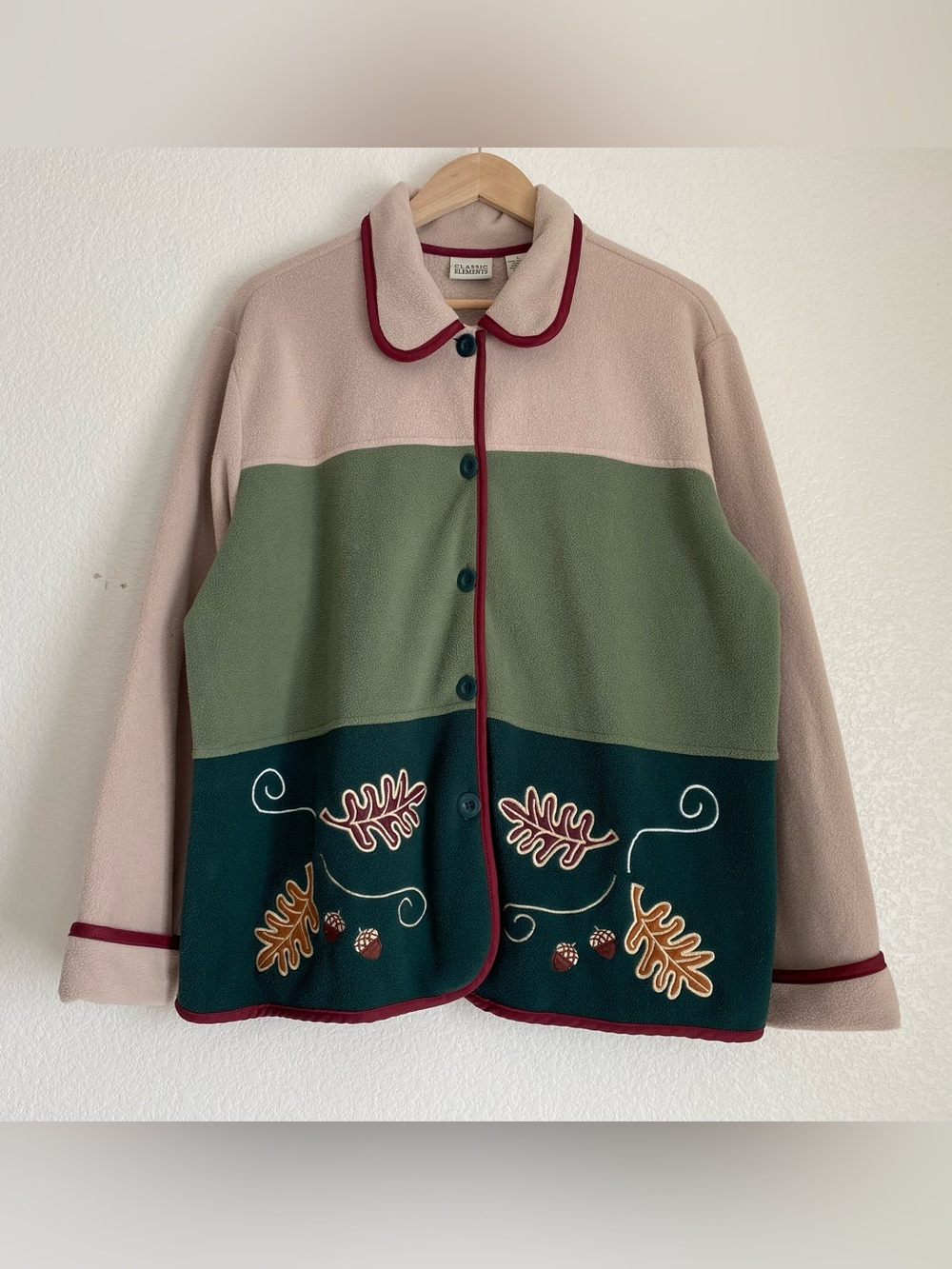 Vintage Classic Elements embroidered colorblock fleece button down sweater, L